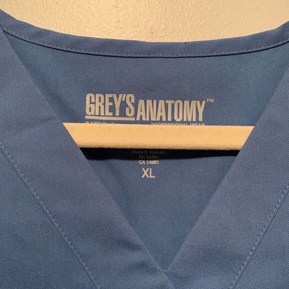 Grey's Anatomy Scrub Top  - Picture 2 of 6